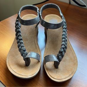 Daisy Fuentes wedge braided sandal - excellent condition - no box / unused